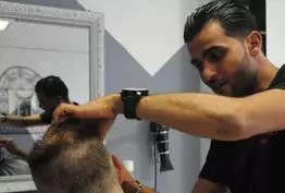 Après la tête de cochon grillé, le coiffeur voit son compte Facebook piraté