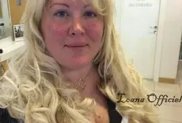 Loana publie un selfie chez un grand coiffeur