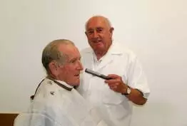 A 69 ans, ce coiffeur risque la prison... Une histoire hallucinante !
