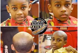 Ce coiffeur a sa technique bien à lui pour faire obéir les enfants pas sages...