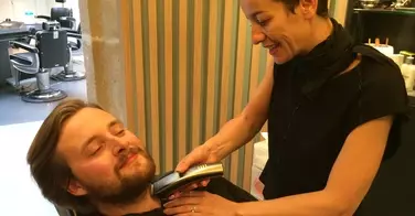 Une taille de barbe chez La Barbière de Paris