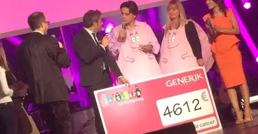 GENERIK verse 4612 euros à Tout le monde chante contre le cancer suite à l'opération #BarbapapaSelfie