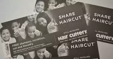 Cette chaîne de coiffure offre 50 000 coupes de cheveux gratuites à des SDF !