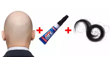 Ce coiffeur a été arrêté pour avoir collé ses propres cheveux sur la tête d'un client !