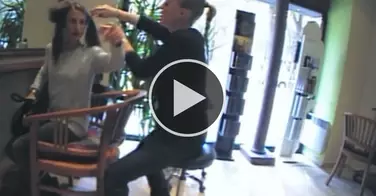 La pire cliente possible pour un salon de coiffure !