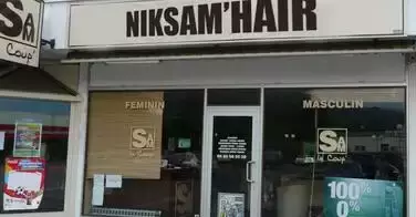 9 coiffeurs qui ont très mal choisi leur nom de salon !