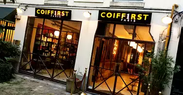 Une coupe de cheveux chez Coiffirst rue de Buci